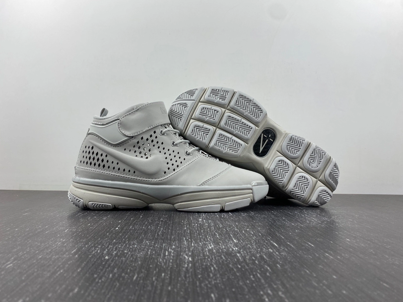 Nike Zoom Kobe 2 'Fade To Black - 869452 003