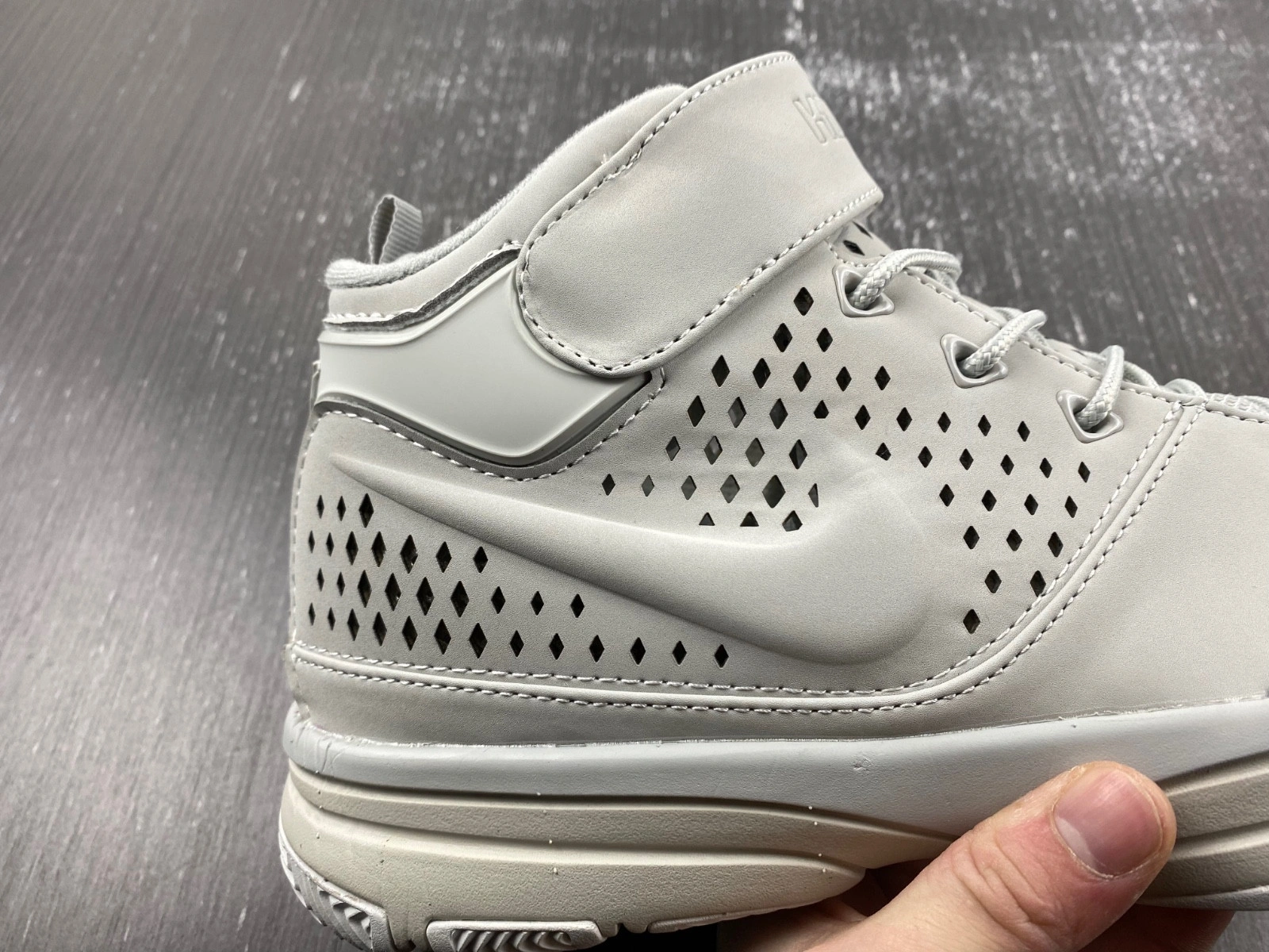 Nike Zoom Kobe 2 'Fade To Black - 869452 003