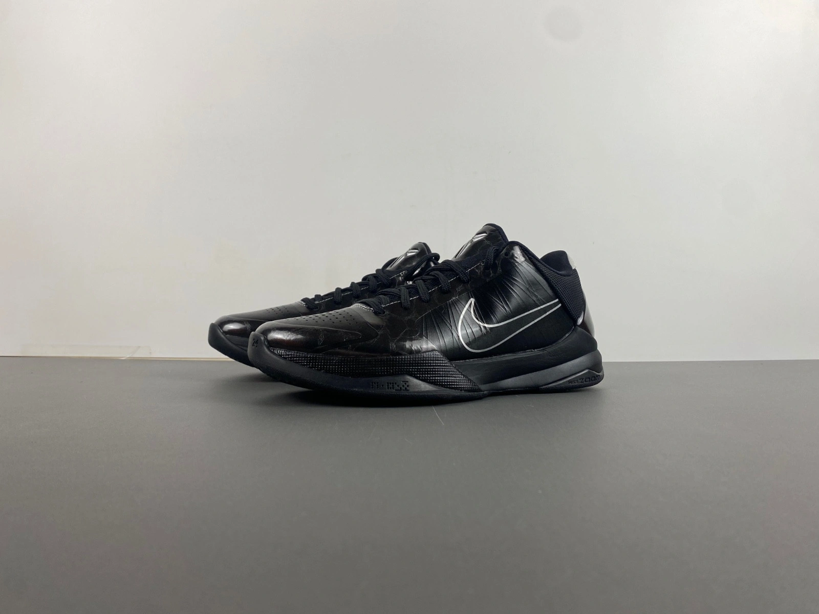 Nike Zoom Kobe V X 'Blackout'   386430-003