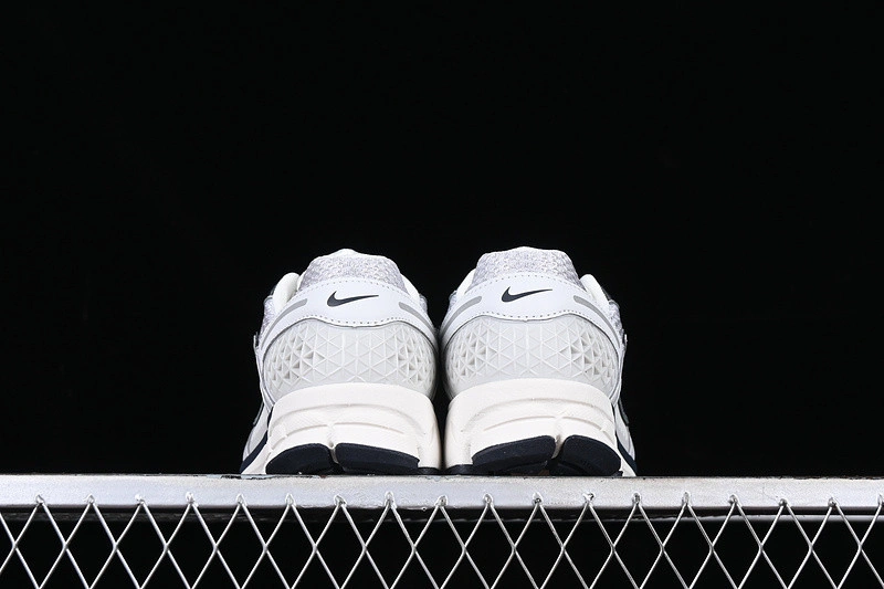 Nike Zoom Vomero 5 Photon Dust Metallic Silver Women's  FD0884-025