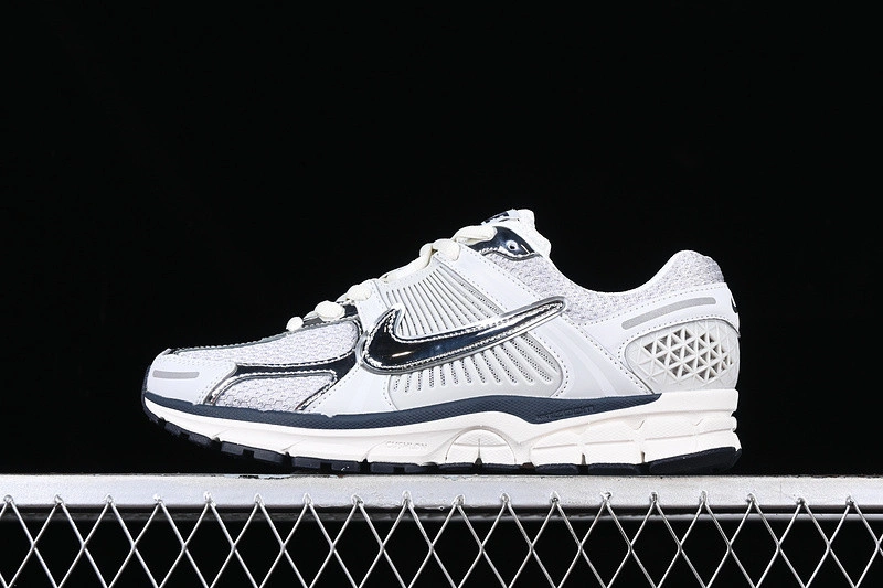 Nike Zoom Vomero 5 Photon Dust Metallic Silver Women's  FD0884-025