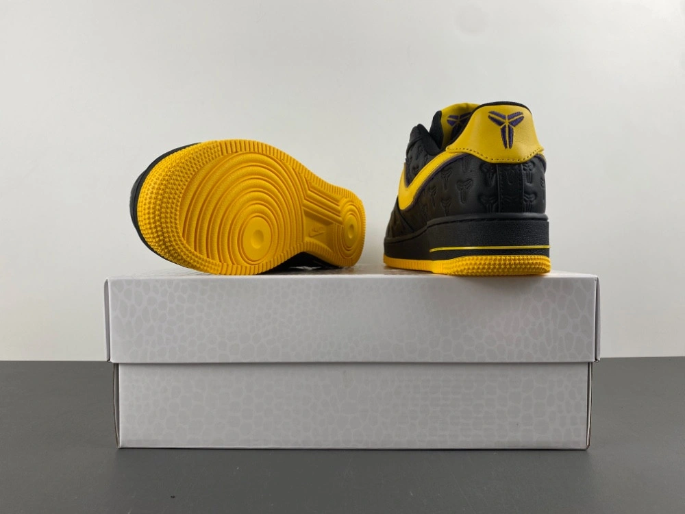 Nike x Kobe Bryant Baskets Air Force 1 'Lakers Away  HV5122001