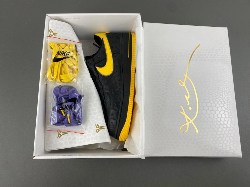 Nike x Kobe Bryant Baskets Air Force 1 'Lakers Away  HV5122001