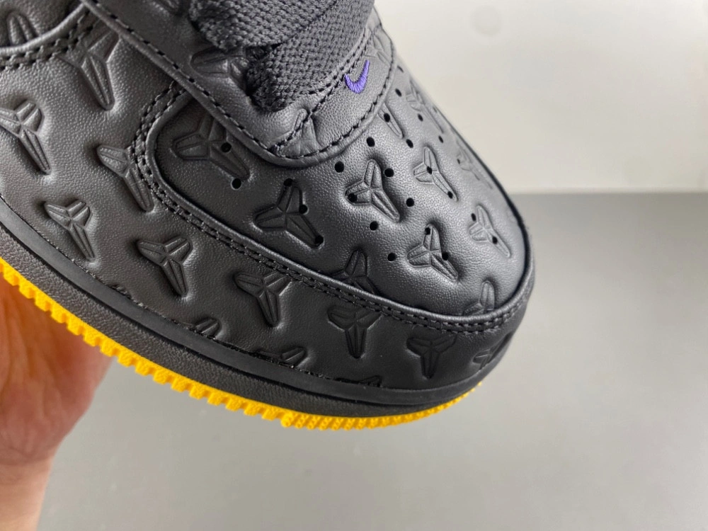 Nike x Kobe Bryant Baskets Air Force 1 'Lakers Away  HV5122001