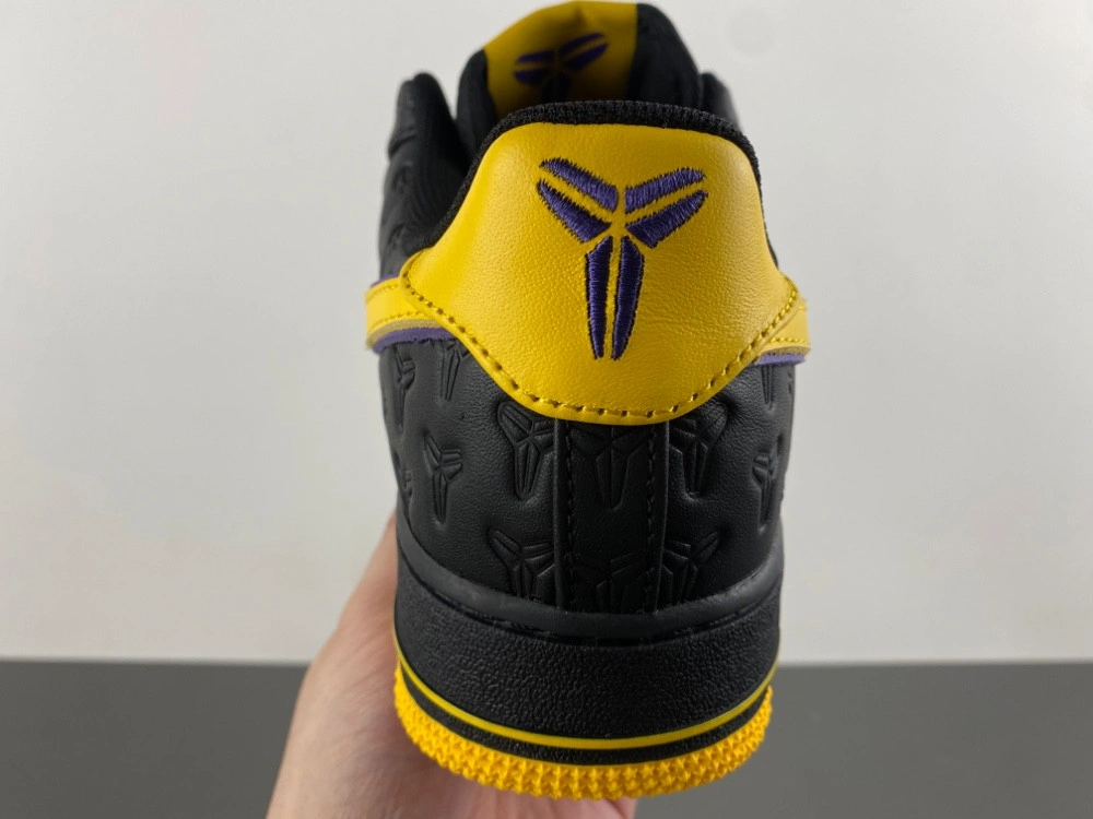 Nike x Kobe Bryant Baskets Air Force 1 'Lakers Away  HV5122001