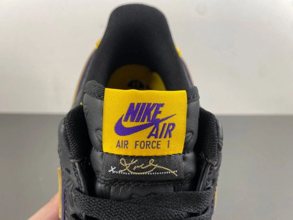 Nike x Kobe Bryant Baskets Air Force 1 'Lakers Away  HV5122001