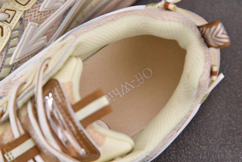 OWT  Be Right Back White Beige Sneakers SNEAKERS