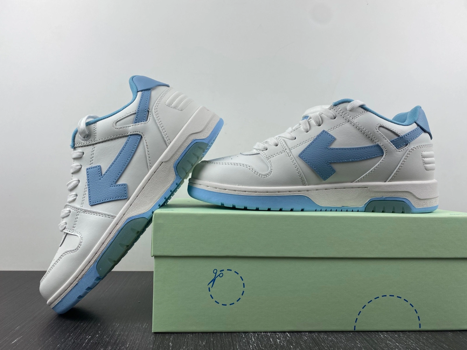 OWT  OUT OF OFFICE SNEAKERS