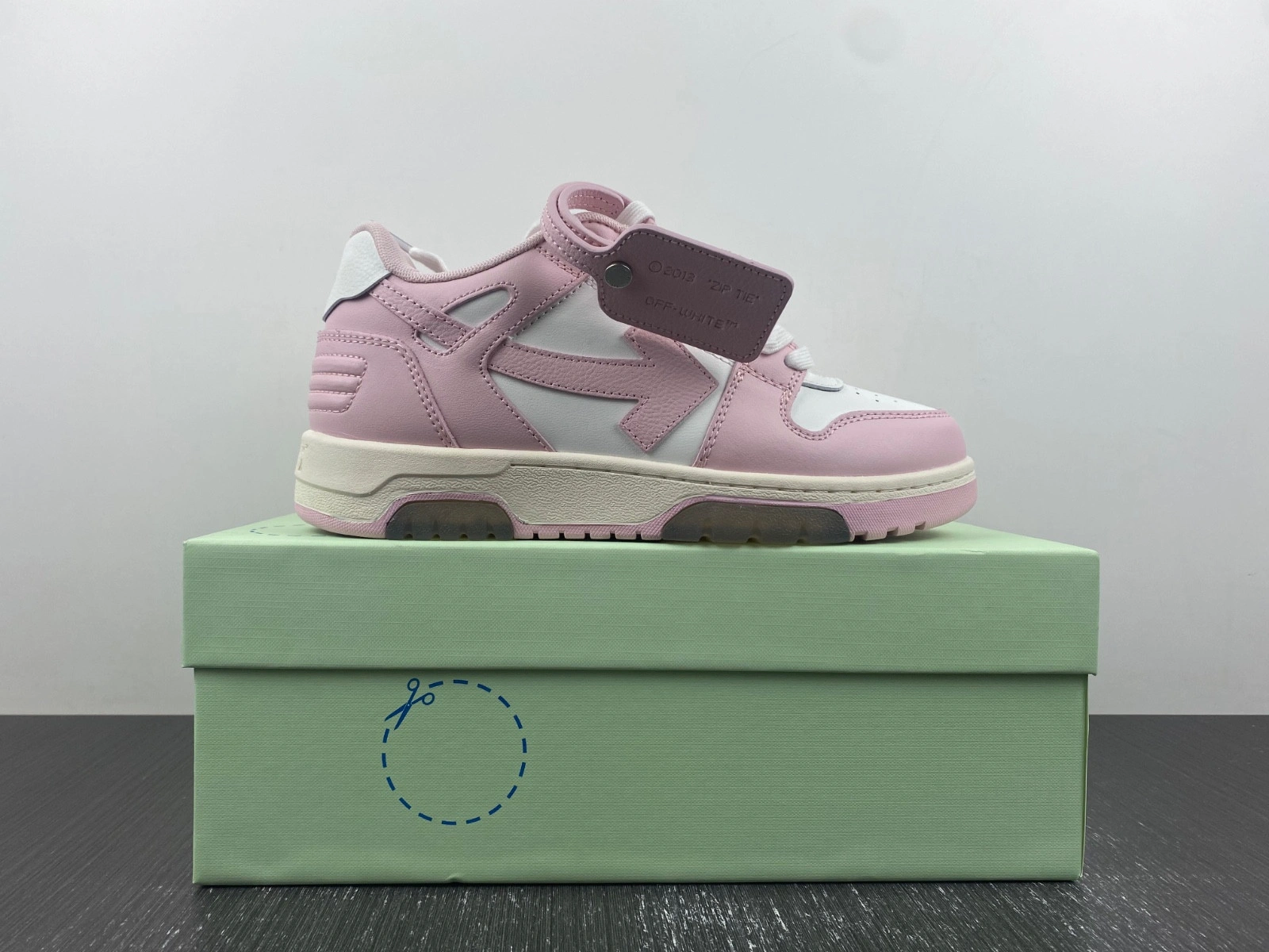 OWT  OUT OF OFFICE SNEAKERS