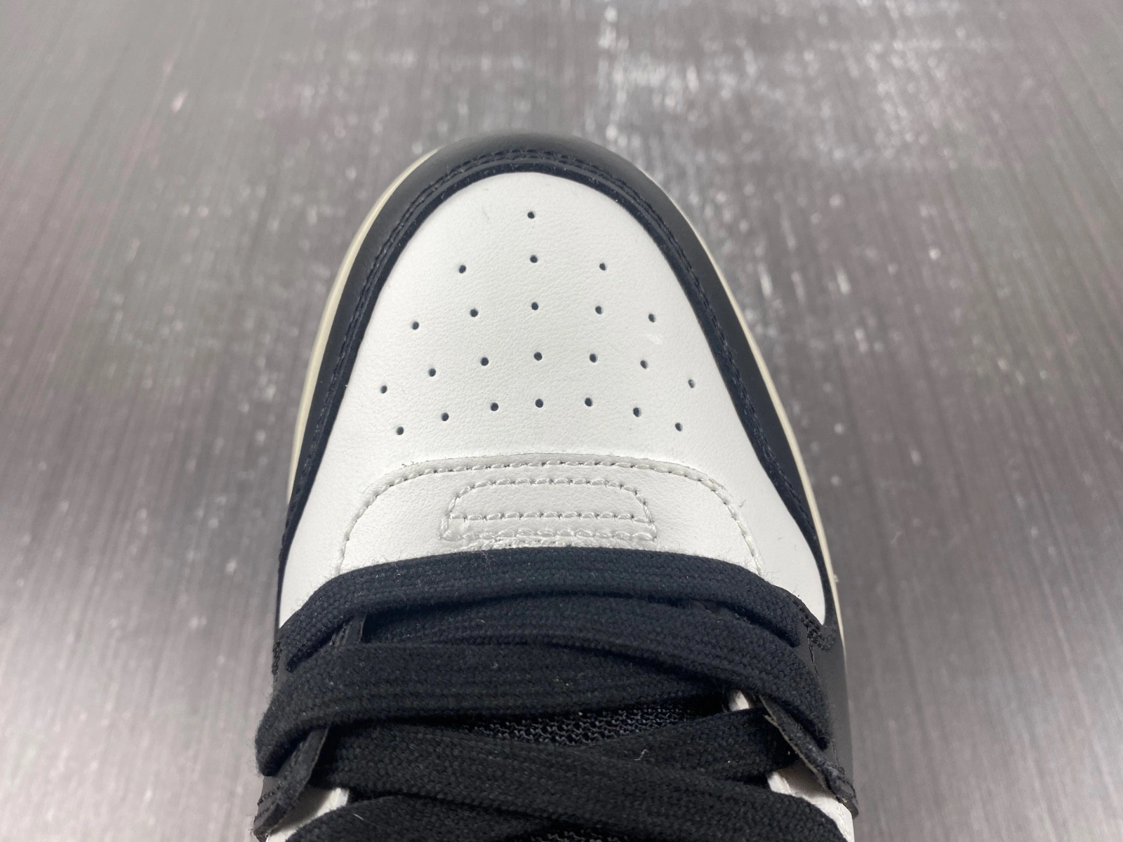 OWT  OUT OF OFFICE SNEAKERS