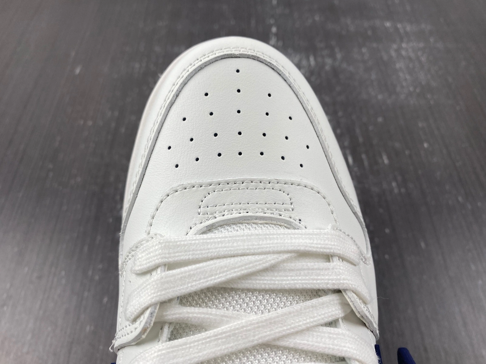 OWT  OUT OF OFFICE SNEAKERS