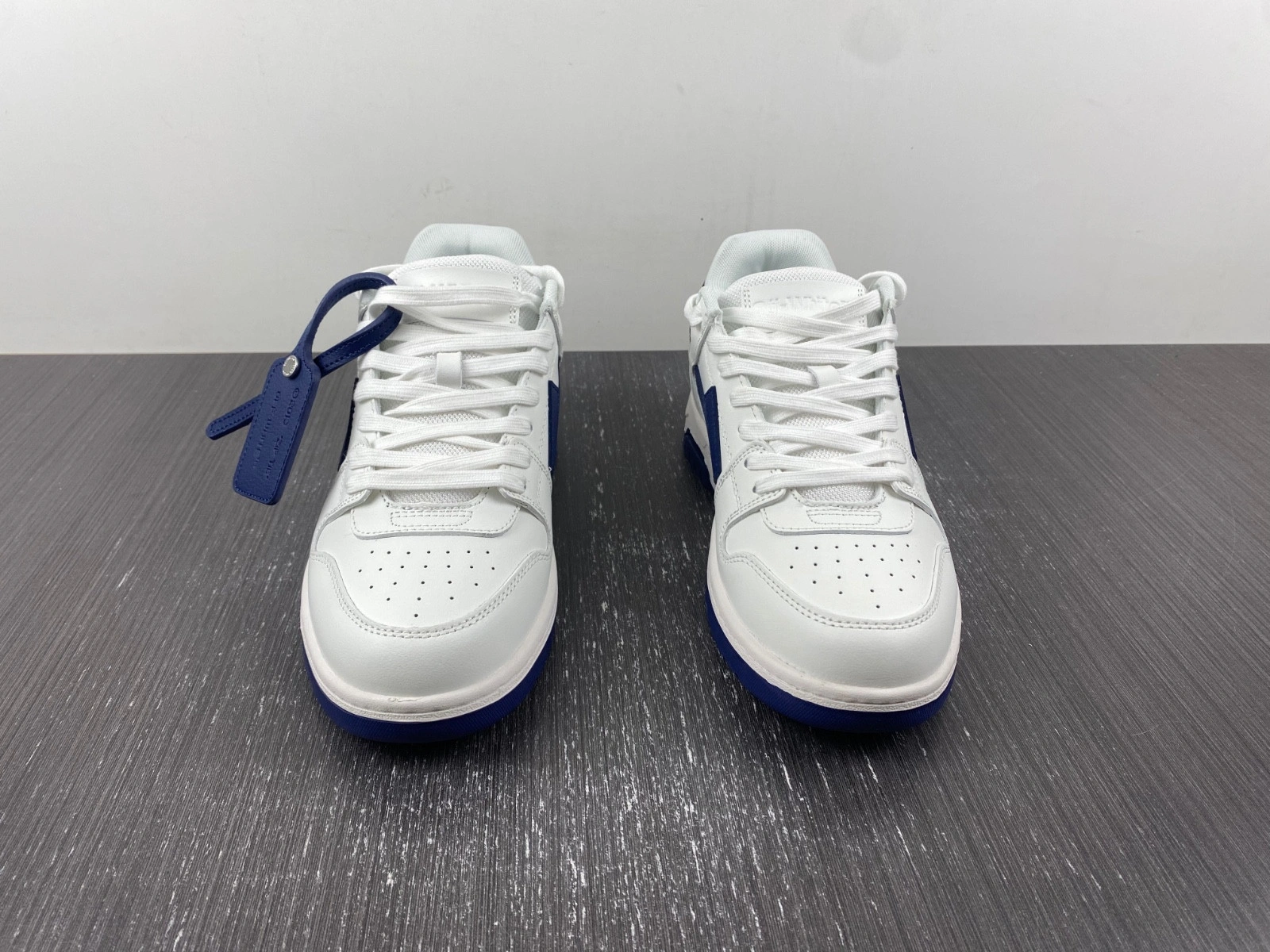 OWT  OUT OF OFFICE SNEAKERS