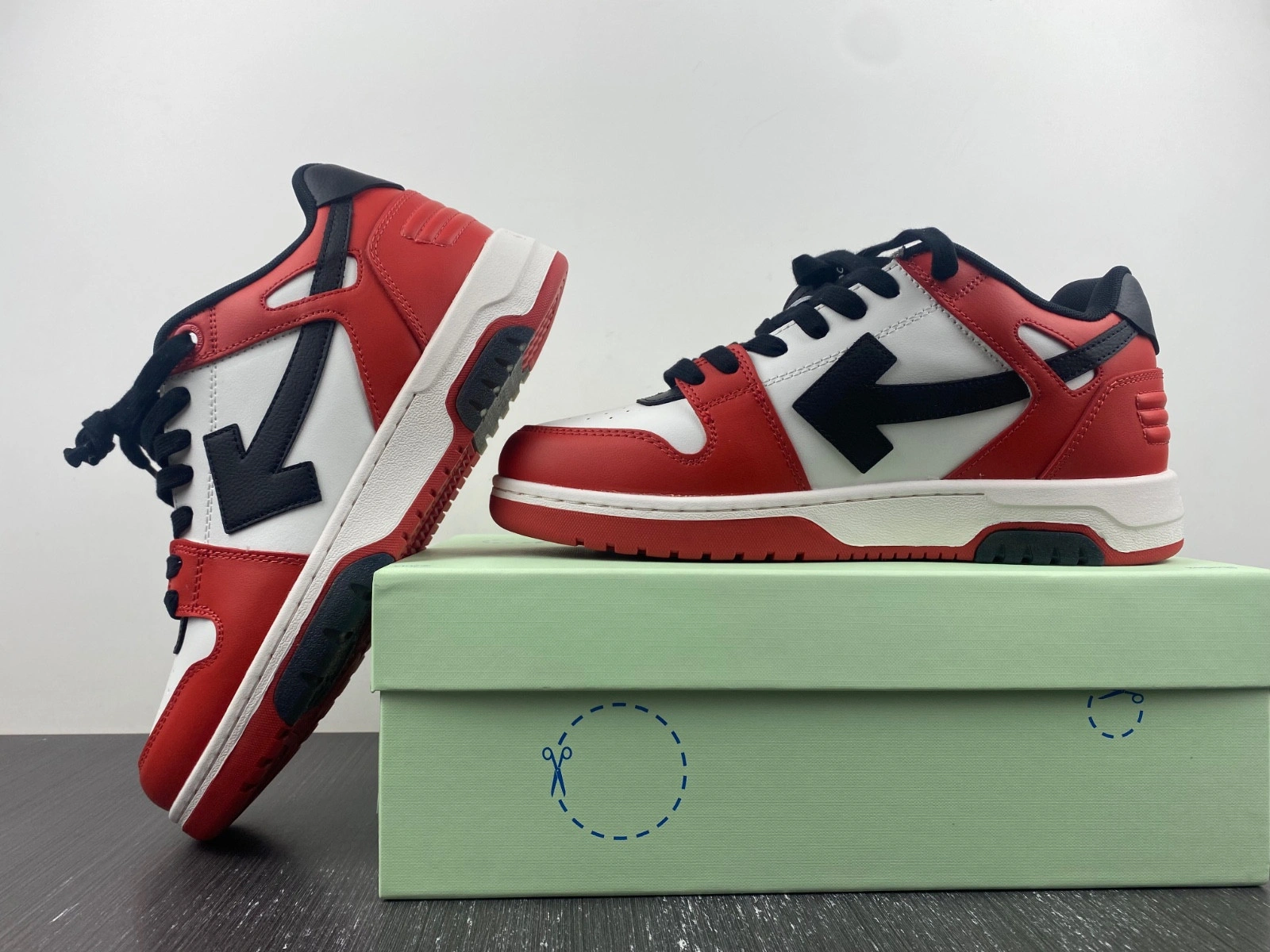 OWT  OUT OF OFFICE SNEAKERS