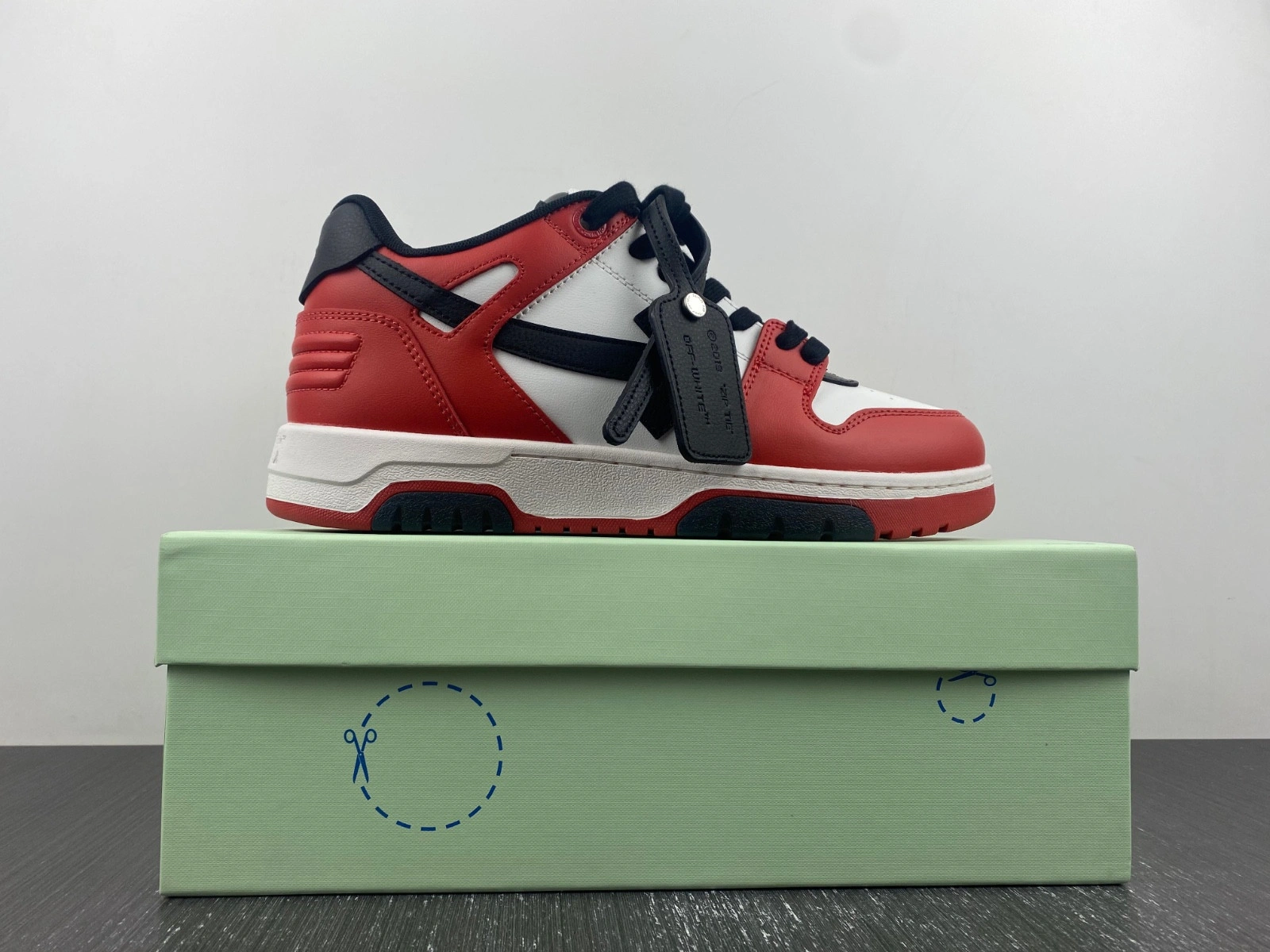 OWT  OUT OF OFFICE SNEAKERS