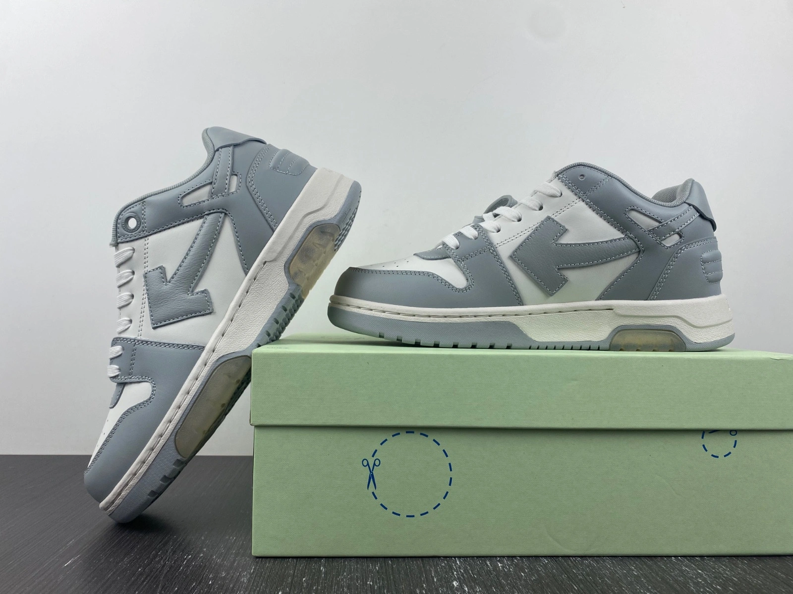 OWT  OUT OF OFFICE SNEAKERS