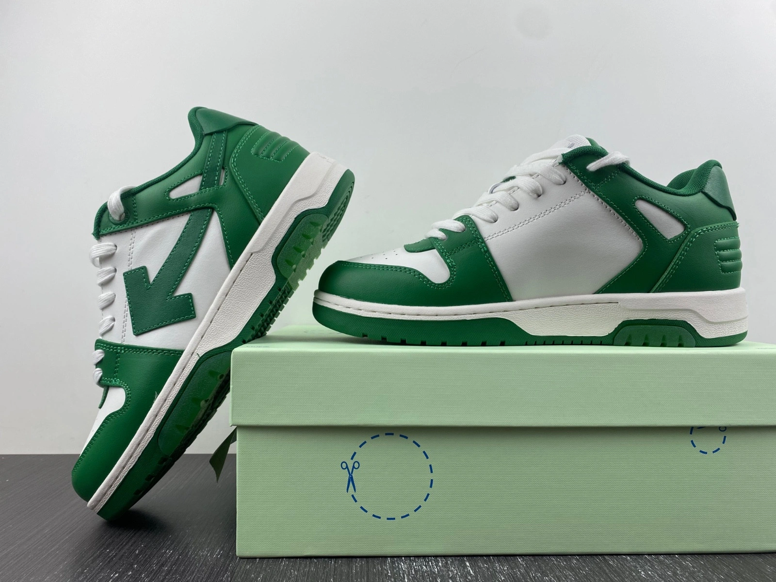 OWT  OUT OF OFFICE SNEAKERS