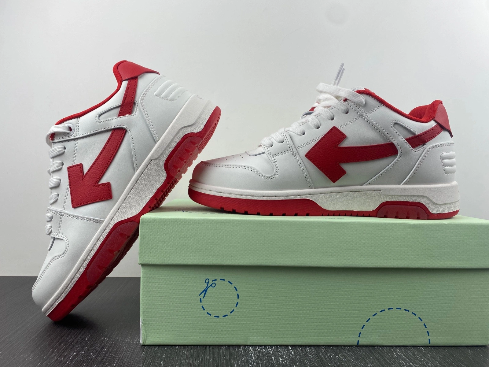 OWT  OUT OF OFFICE SNEAKERS