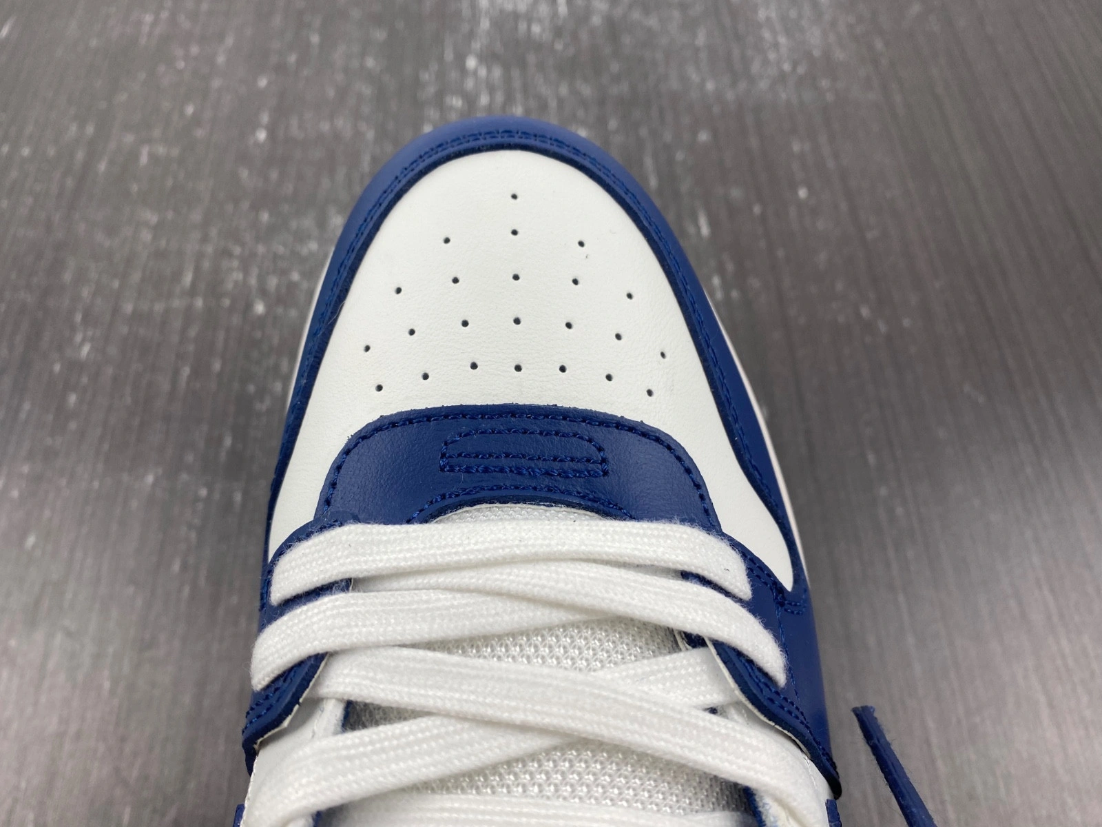 OWT  OUT OF OFFICE SNEAKERS