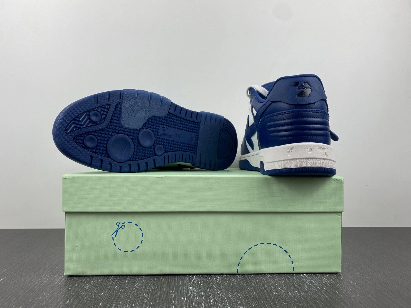 OWT  OUT OF OFFICE SNEAKERS
