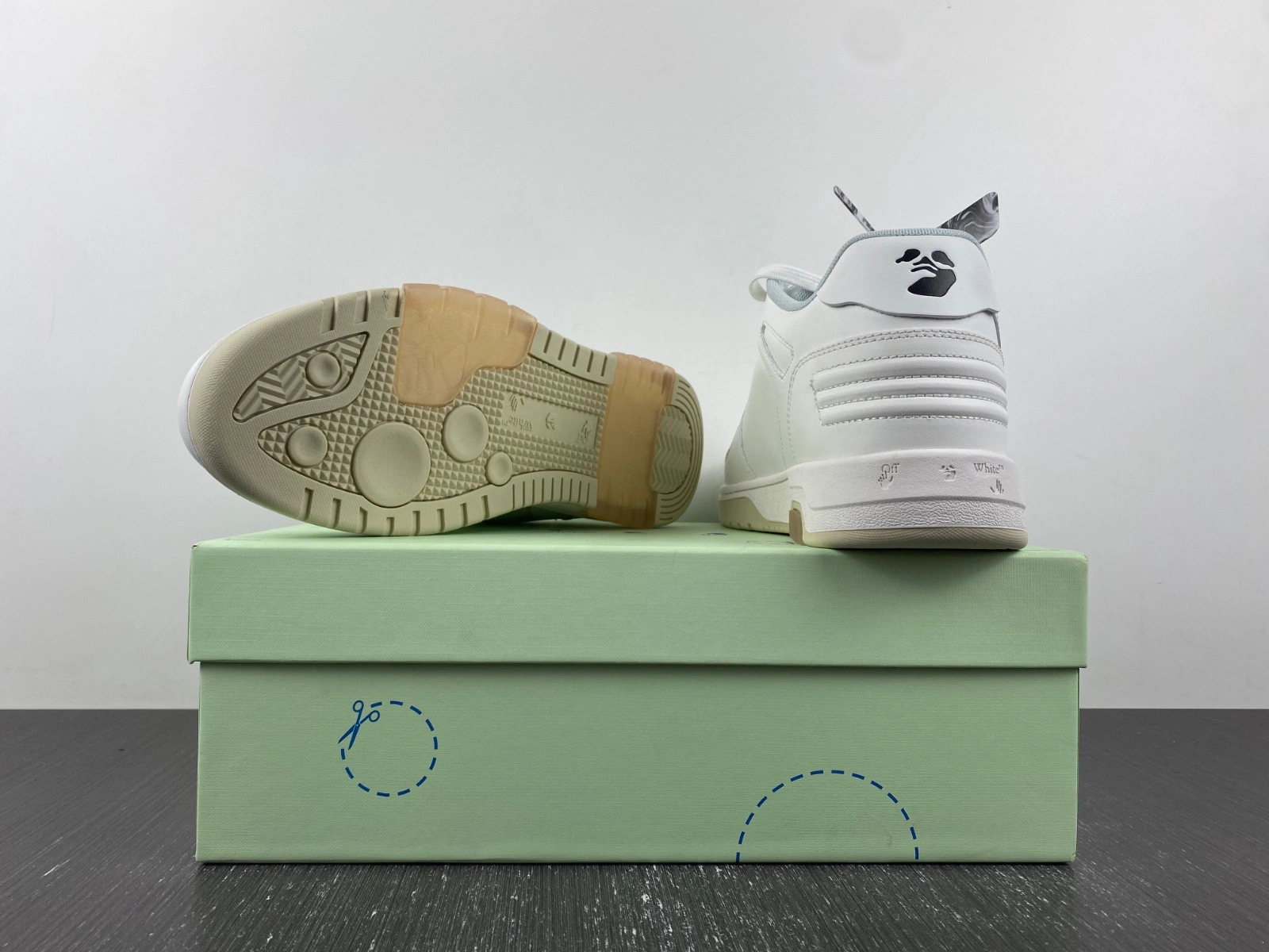 OWT  OUT OF OFFICE SNEAKERS