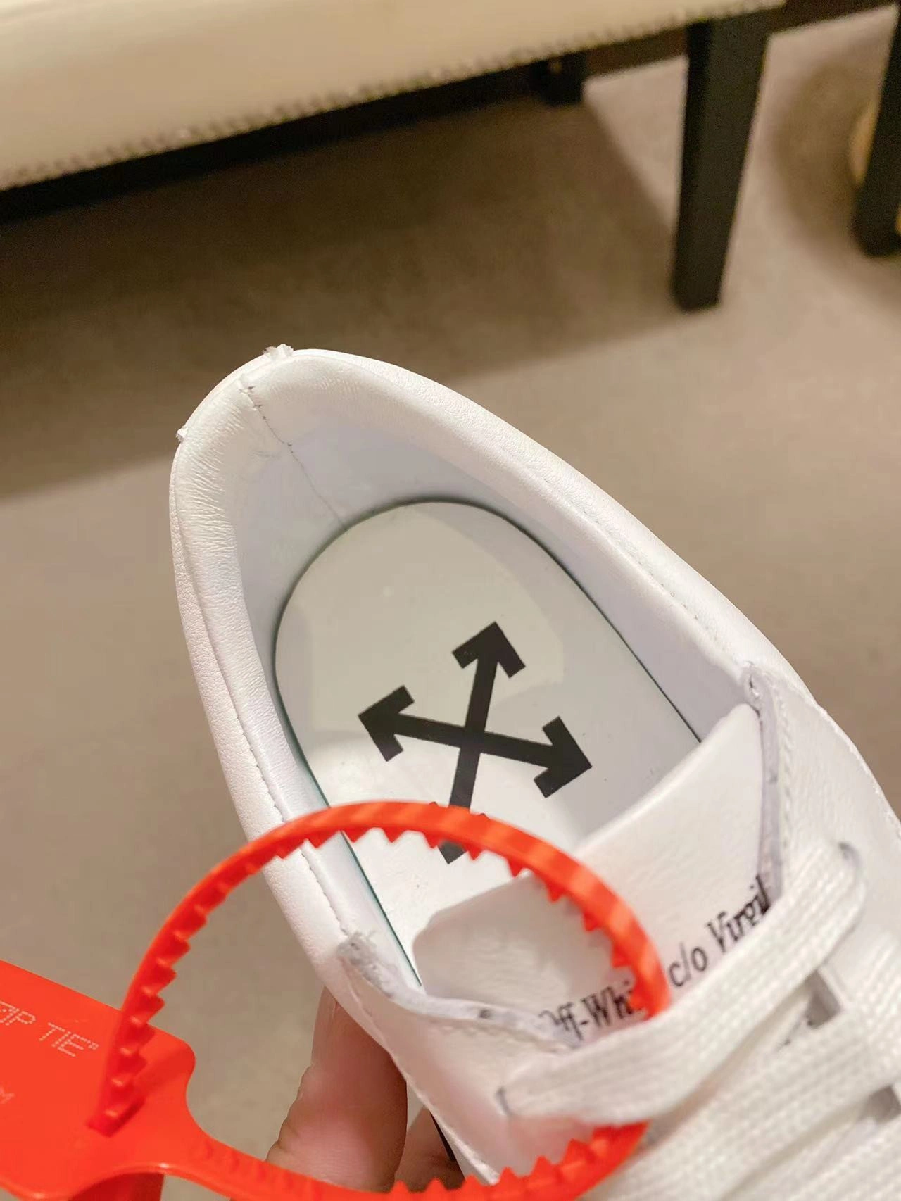 OWT  SNEAKERS
