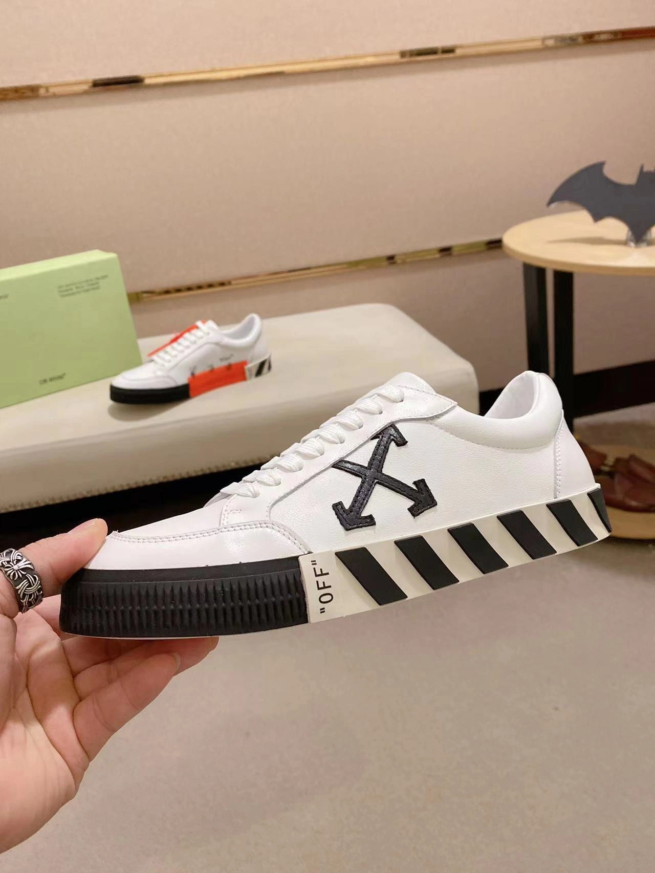 OWT  SNEAKERS