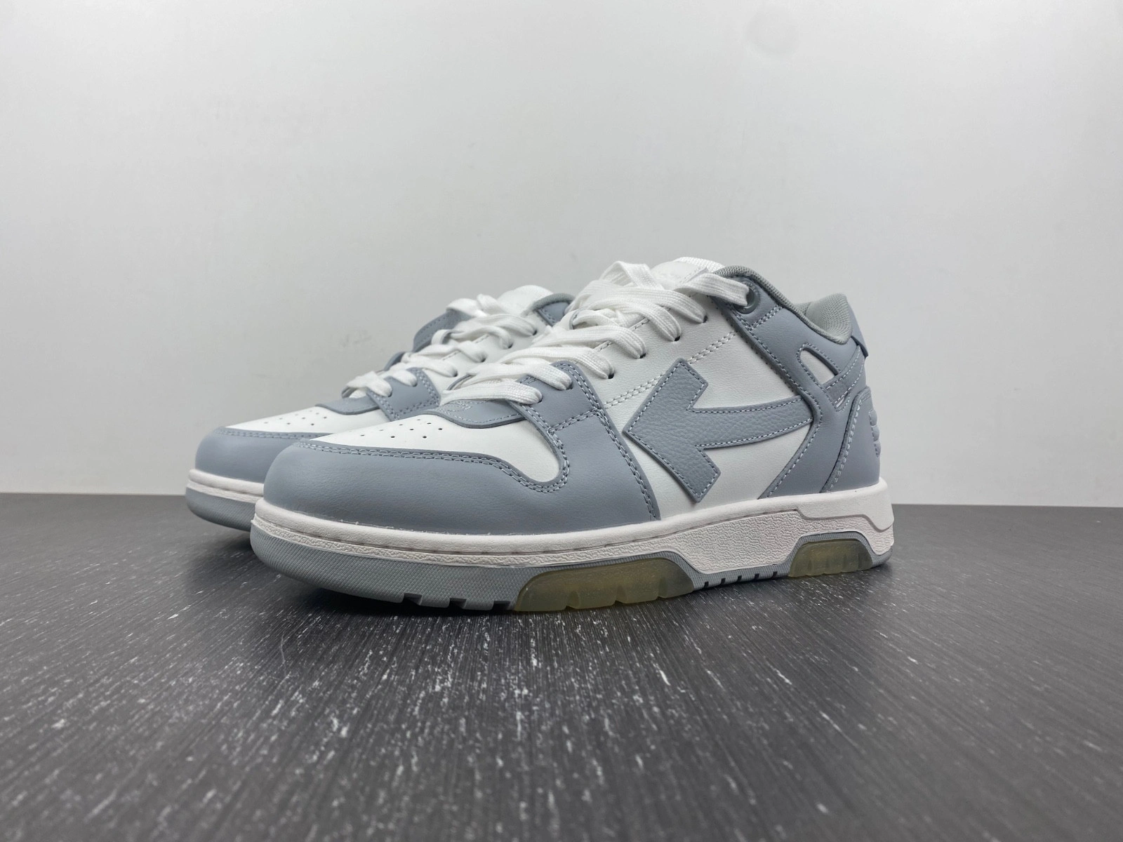 OWT  SNEAKERS