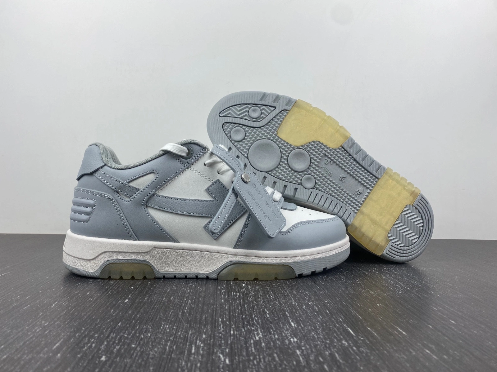 OWT  SNEAKERS