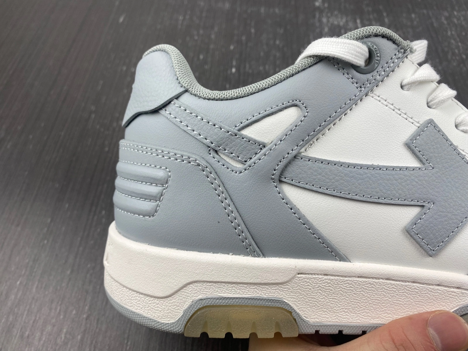 OWT  SNEAKERS