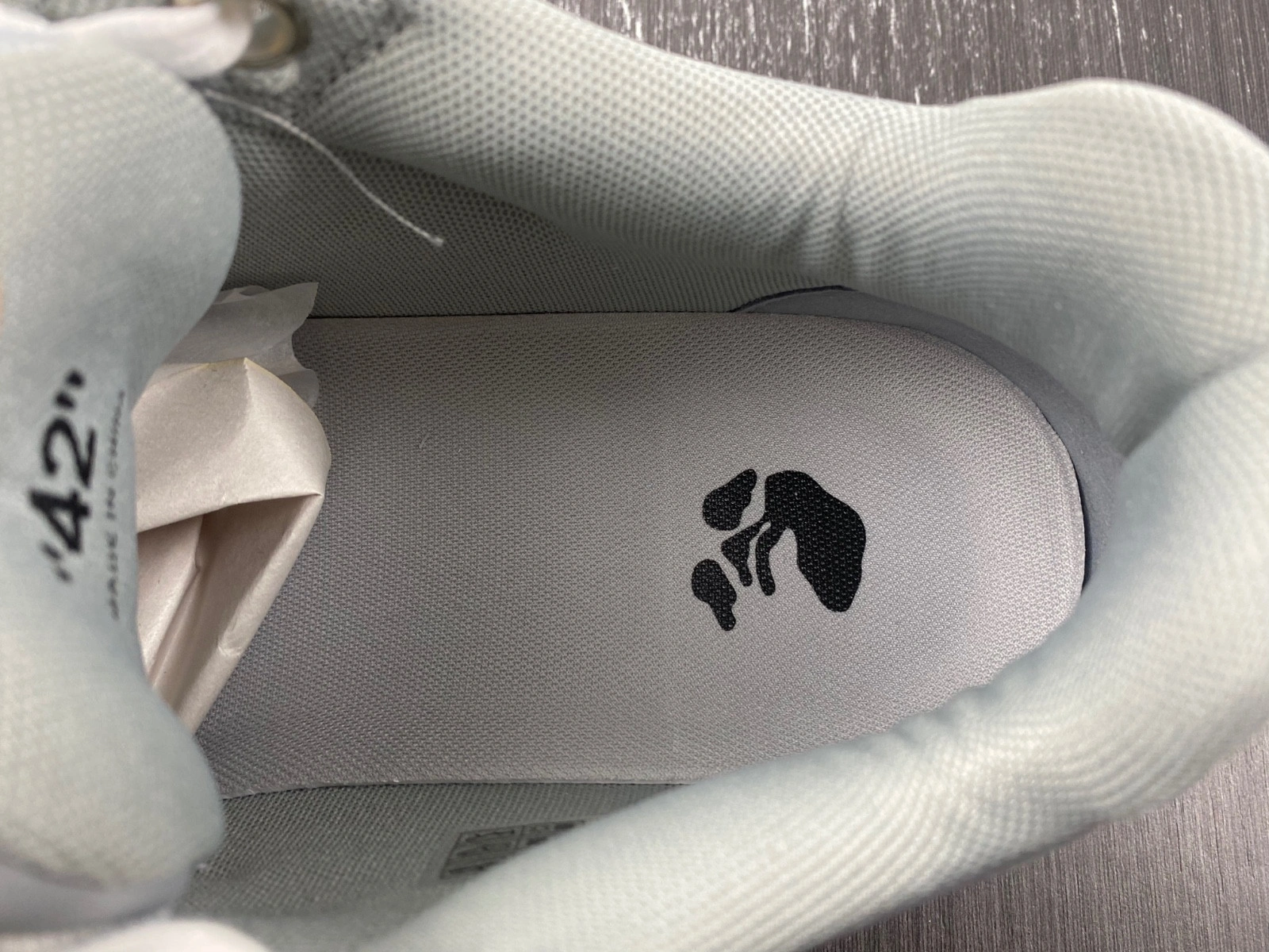 OWT  SNEAKERS