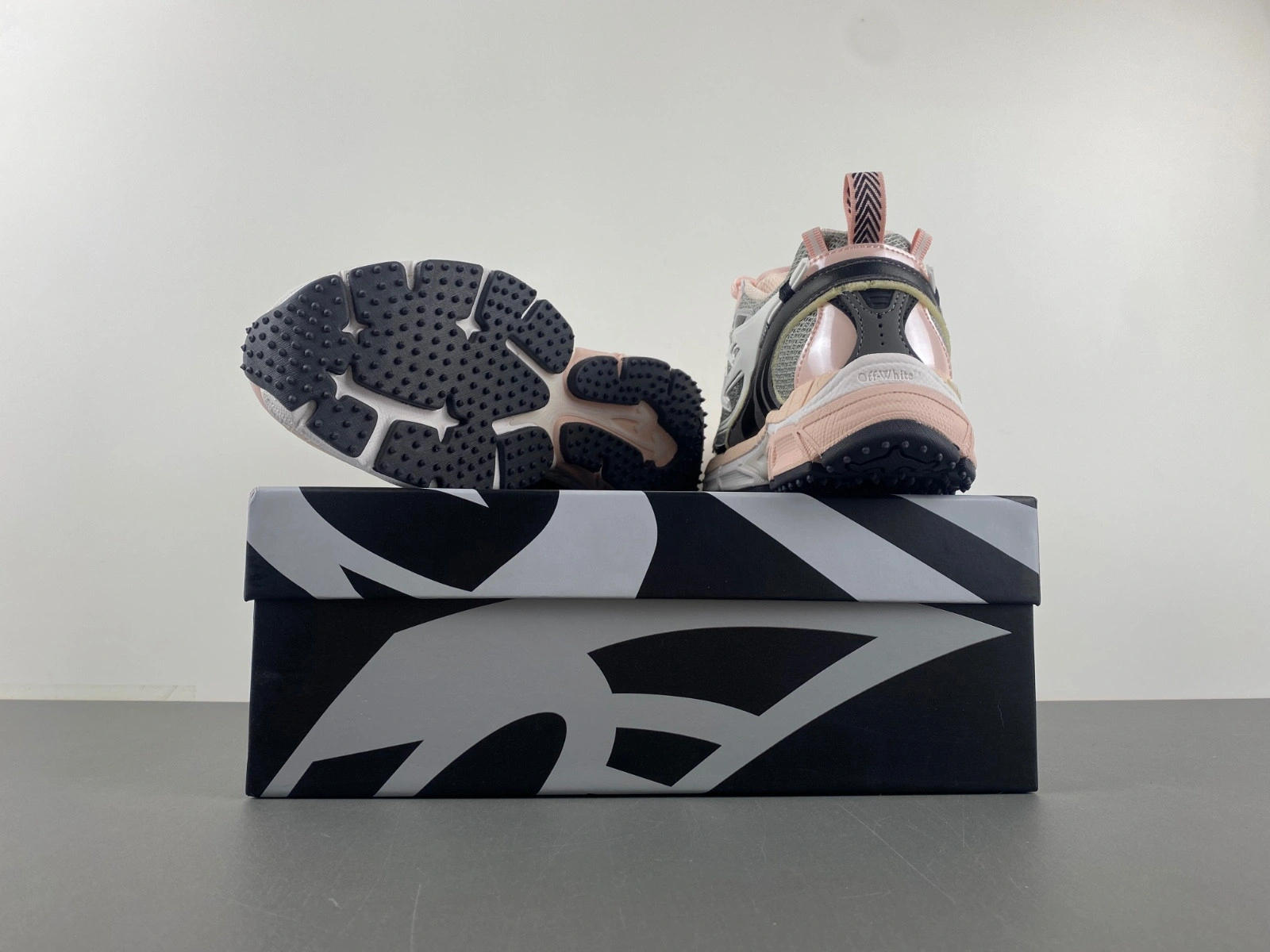 OWT 19FW Be right back SNEAKERS