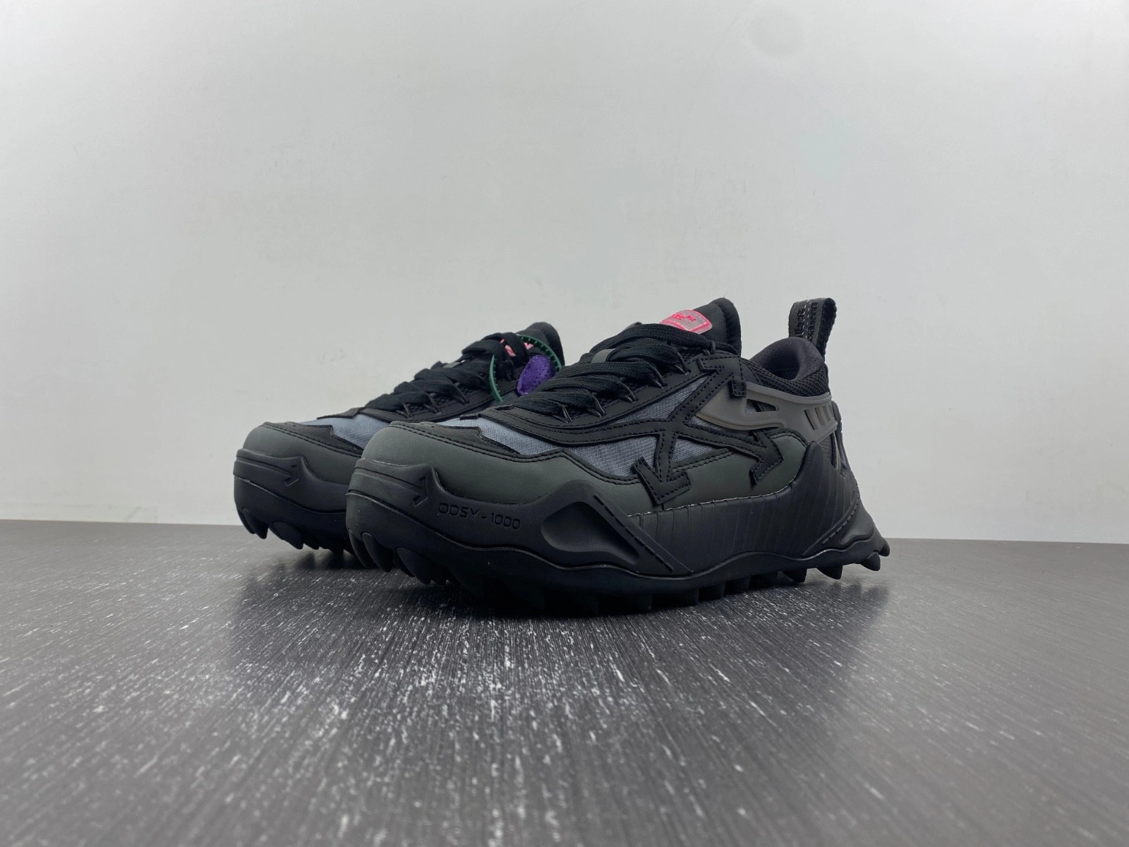 OWT 19FW ODSY-1000 SNEAKERS