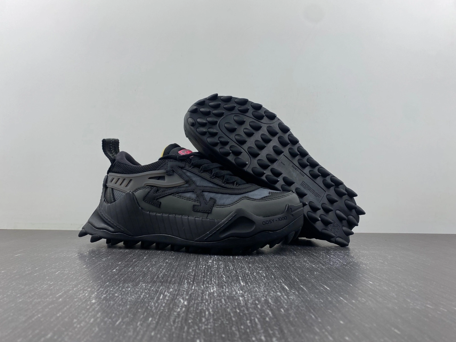 OWT 19FW ODSY-1000 SNEAKERS