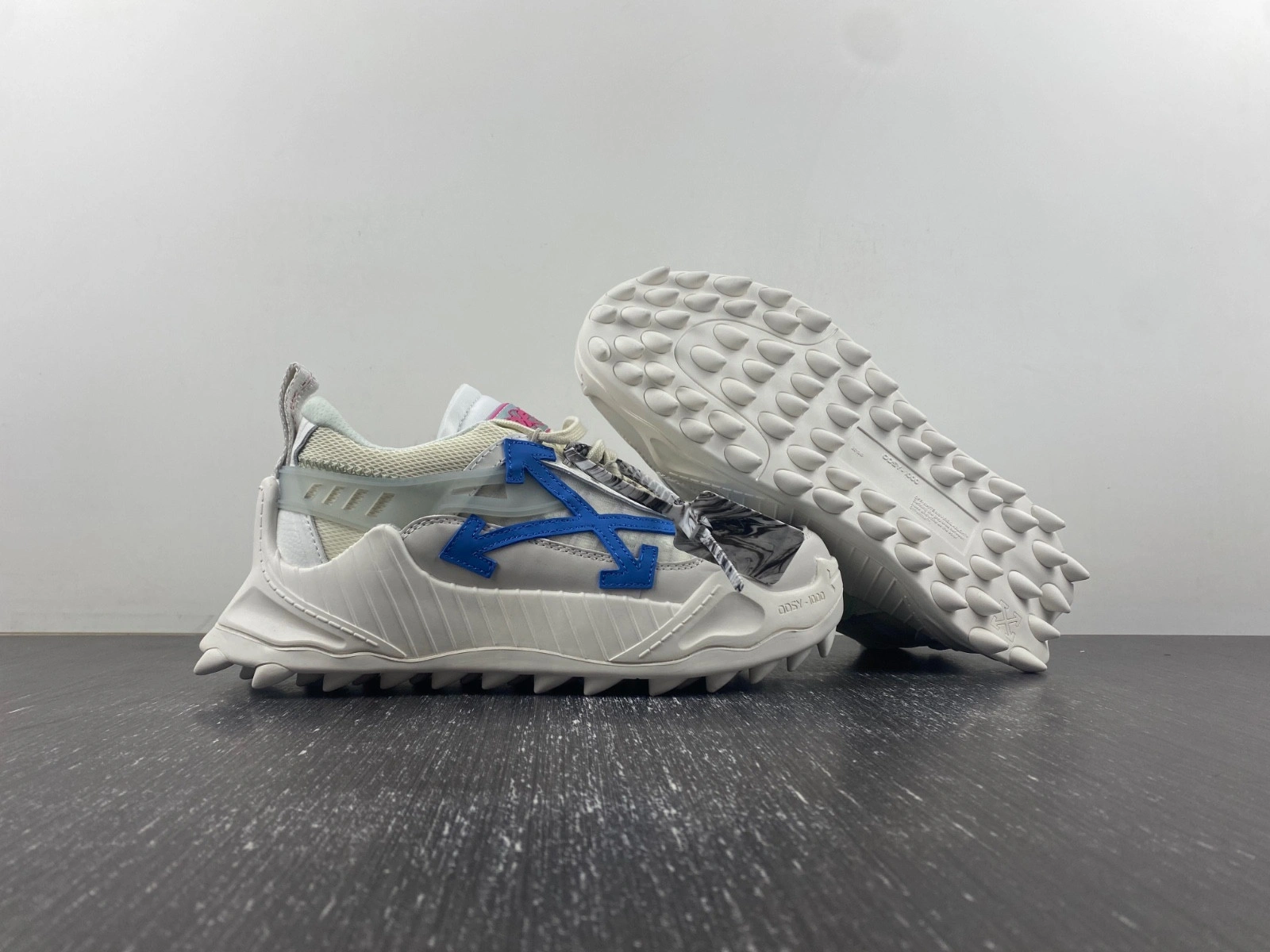OWT 19FW ODSY-1000 SNEAKERS