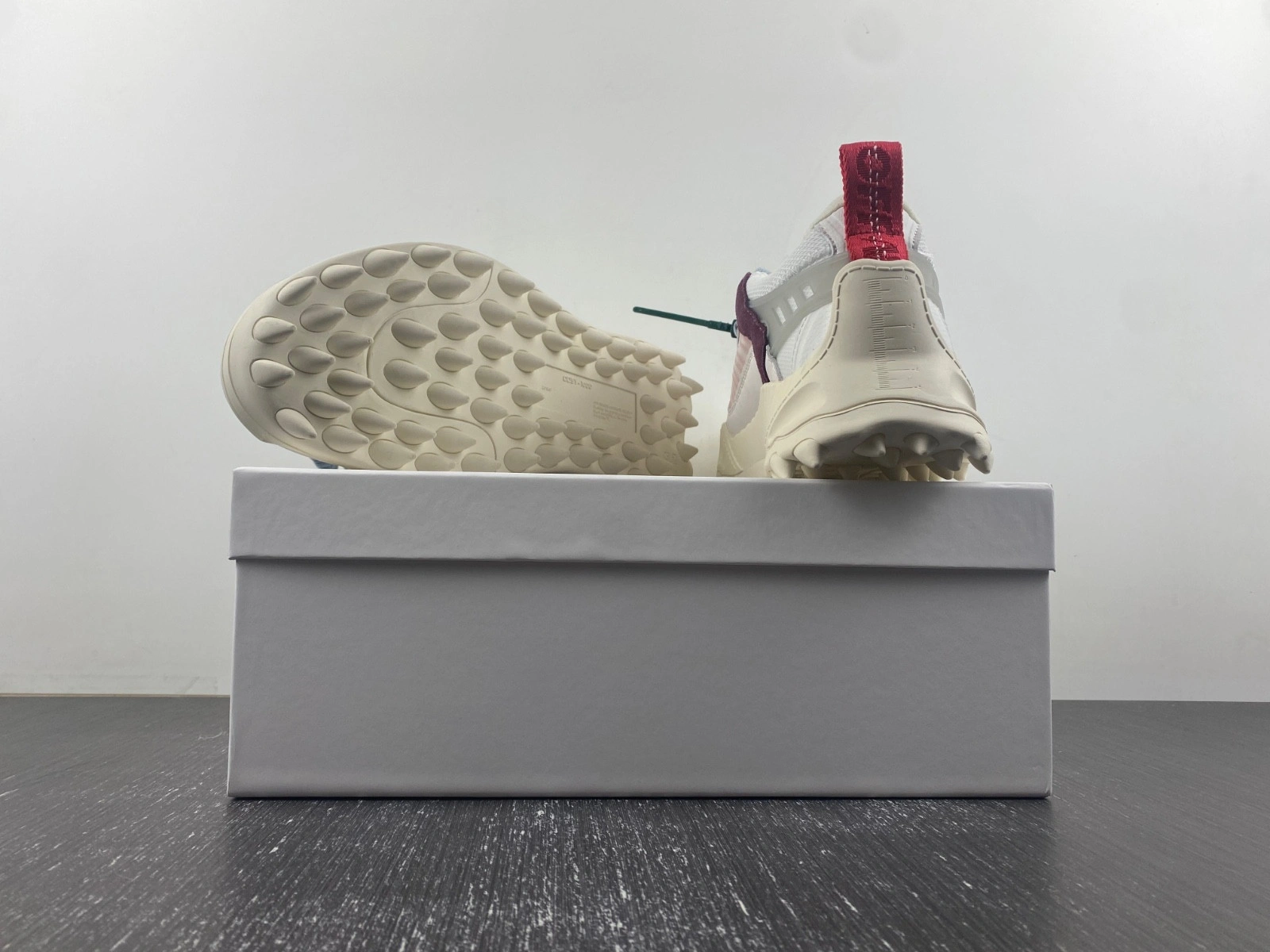 OWT 19FW ODSY-1000 SNEAKERS