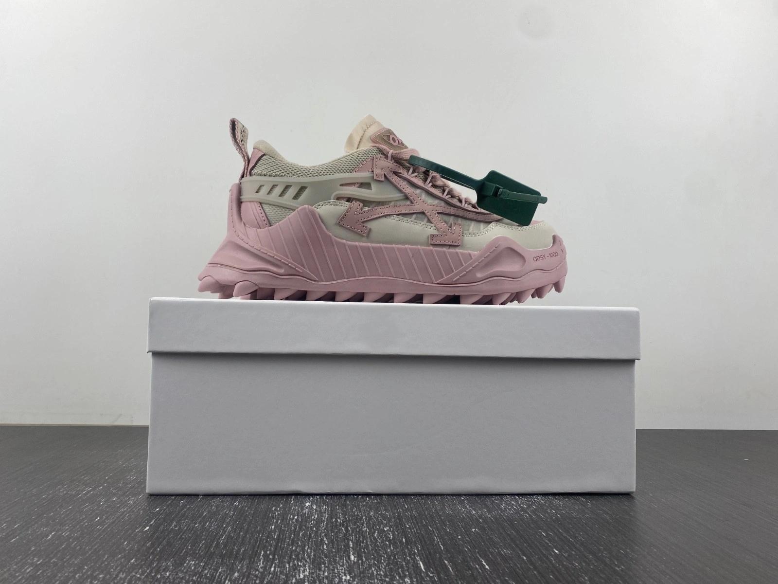 OWT 19FW ODSY-1000 SNEAKERS