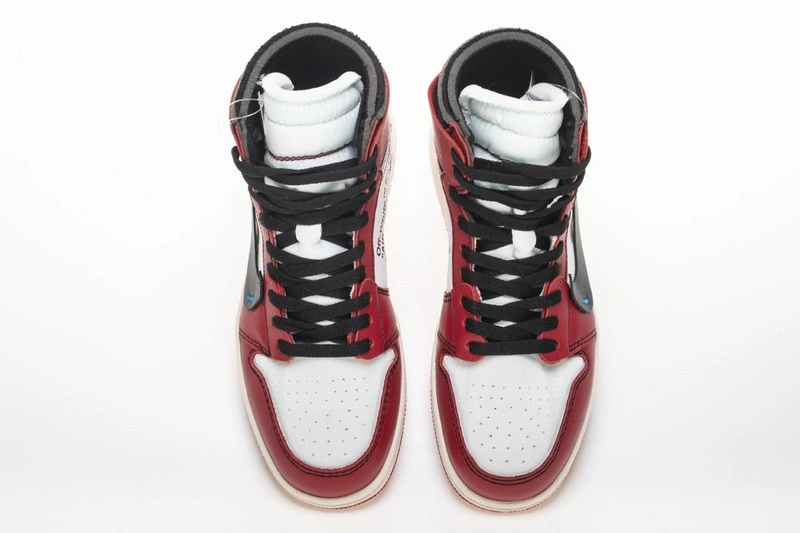 OWT NIKE Air Jordan 1 retro chicago  AA3834-101