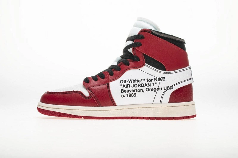 OWT NIKE Air Jordan 1 retro chicago  AA3834-101