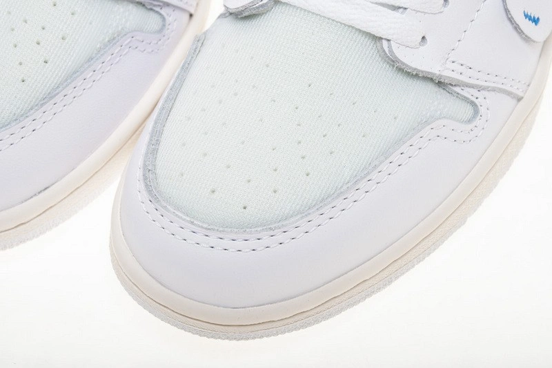 OWT NIKE Air Jordan 1 retro high White  AQ0818-100
