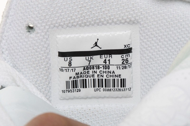 OWT NIKE Air Jordan 1 retro high White  AQ0818-100