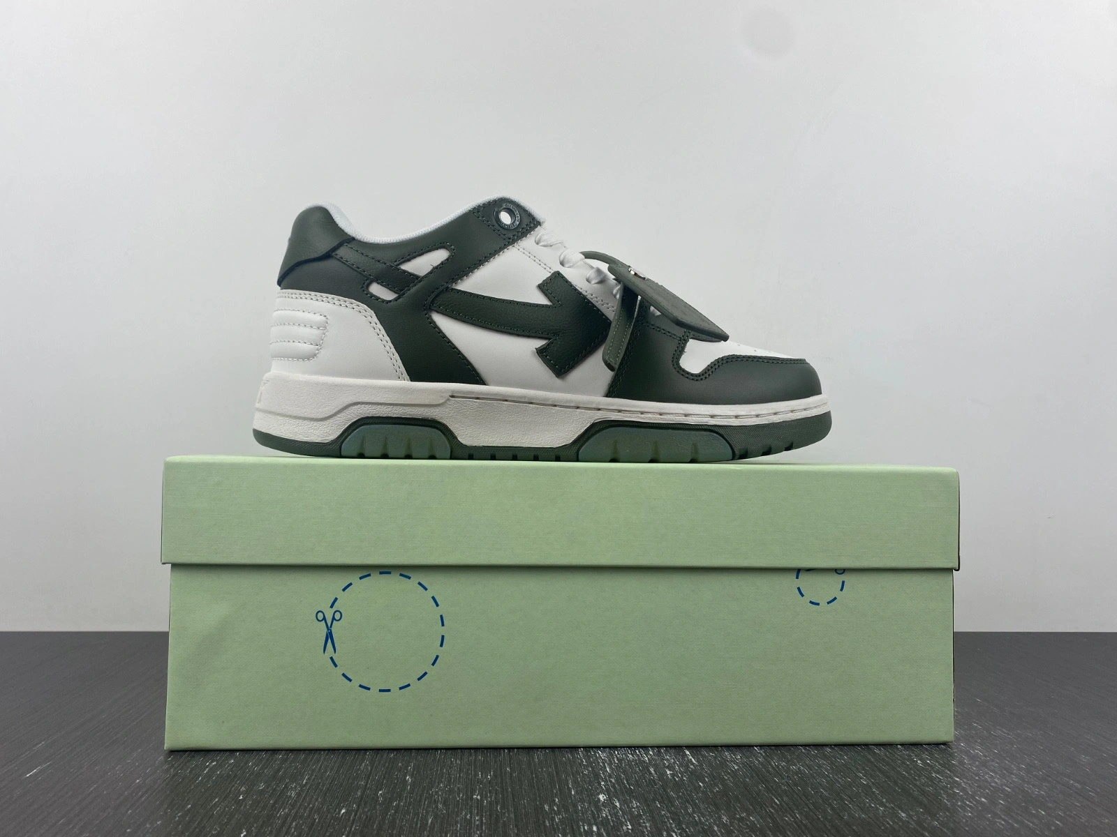 OWT OUT OF OFFICE SNEAKERS