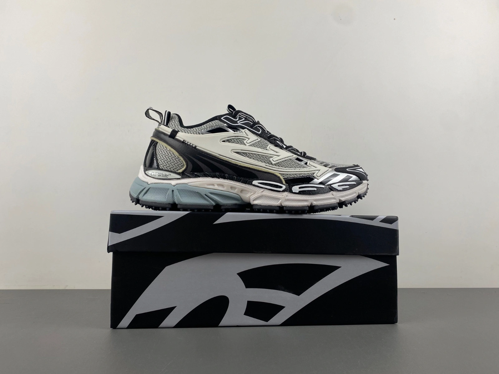 OWT OW BE RIGHT BACK SNEAKERS