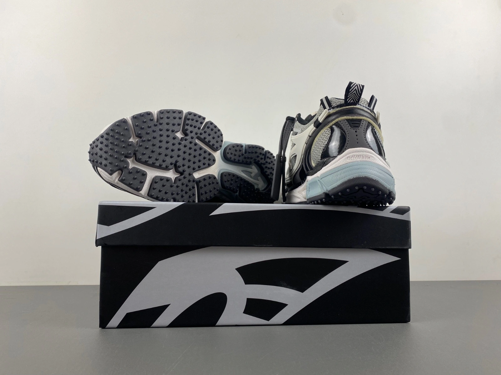 OWT OW BE RIGHT BACK SNEAKERS