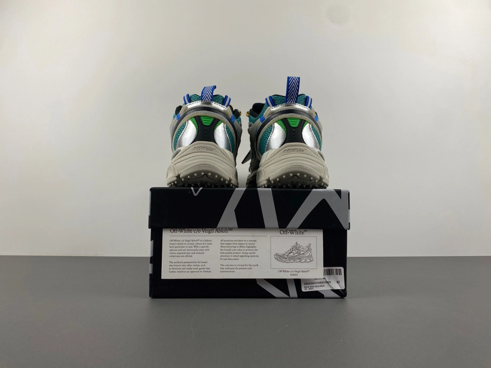 OWT Ow Be Right Back Sneakers