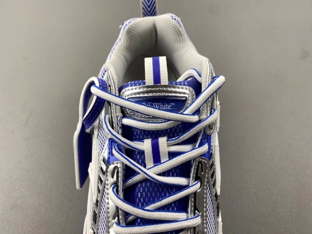 OWT Ow Be Right Back Sneakers