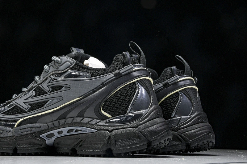 OWT Ow Be Right Back Sneakers