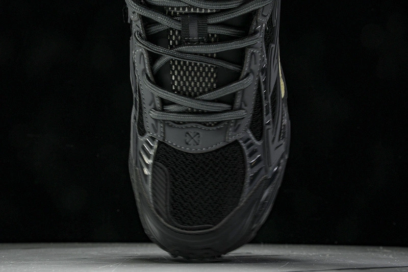 OWT Ow Be Right Back Sneakers