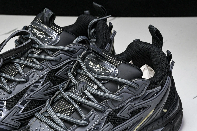 OWT Ow Be Right Back Sneakers