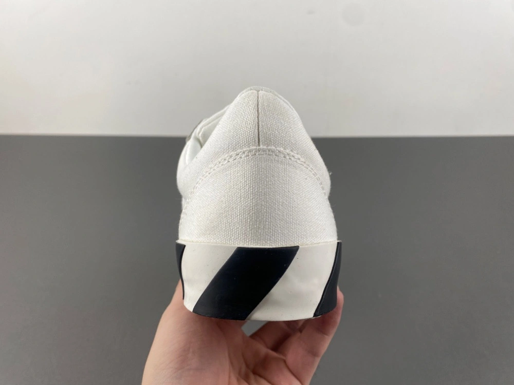 OWT c o Virgil Abloh Vulc Low Top Sneaker