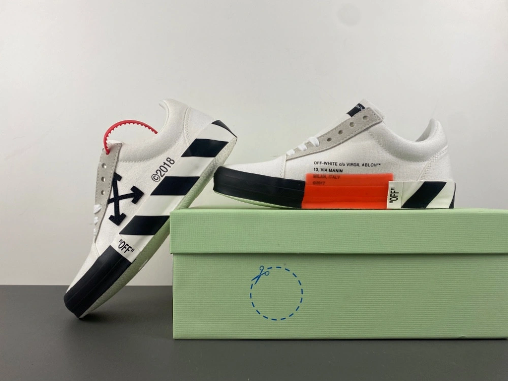 OWT c o Virgil Abloh Vulc Low Top Sneaker
